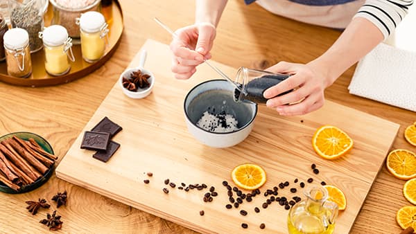 Nguyên liệu làm mỹ phẩm handmade gồm những gì? Cẩm nang A–Z